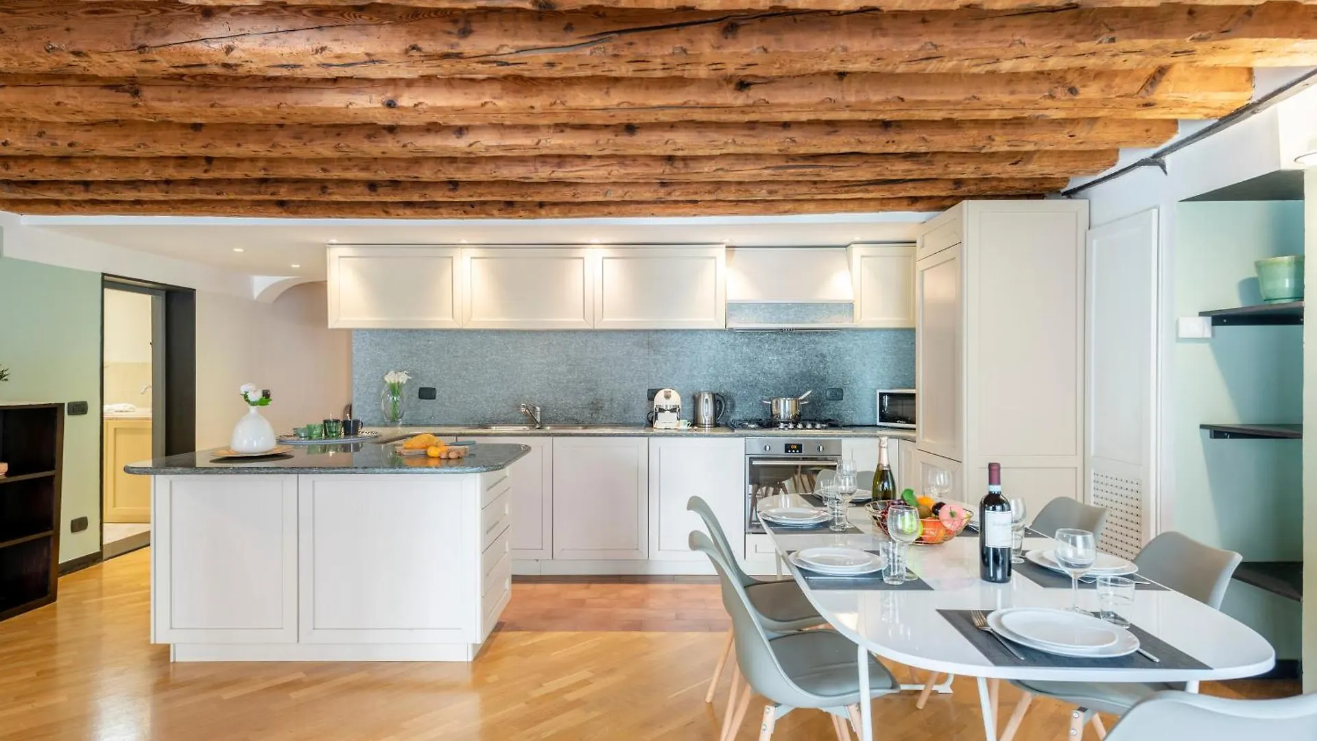 Beautiful Flat In The Historic Center - Happy Rentals Genoa