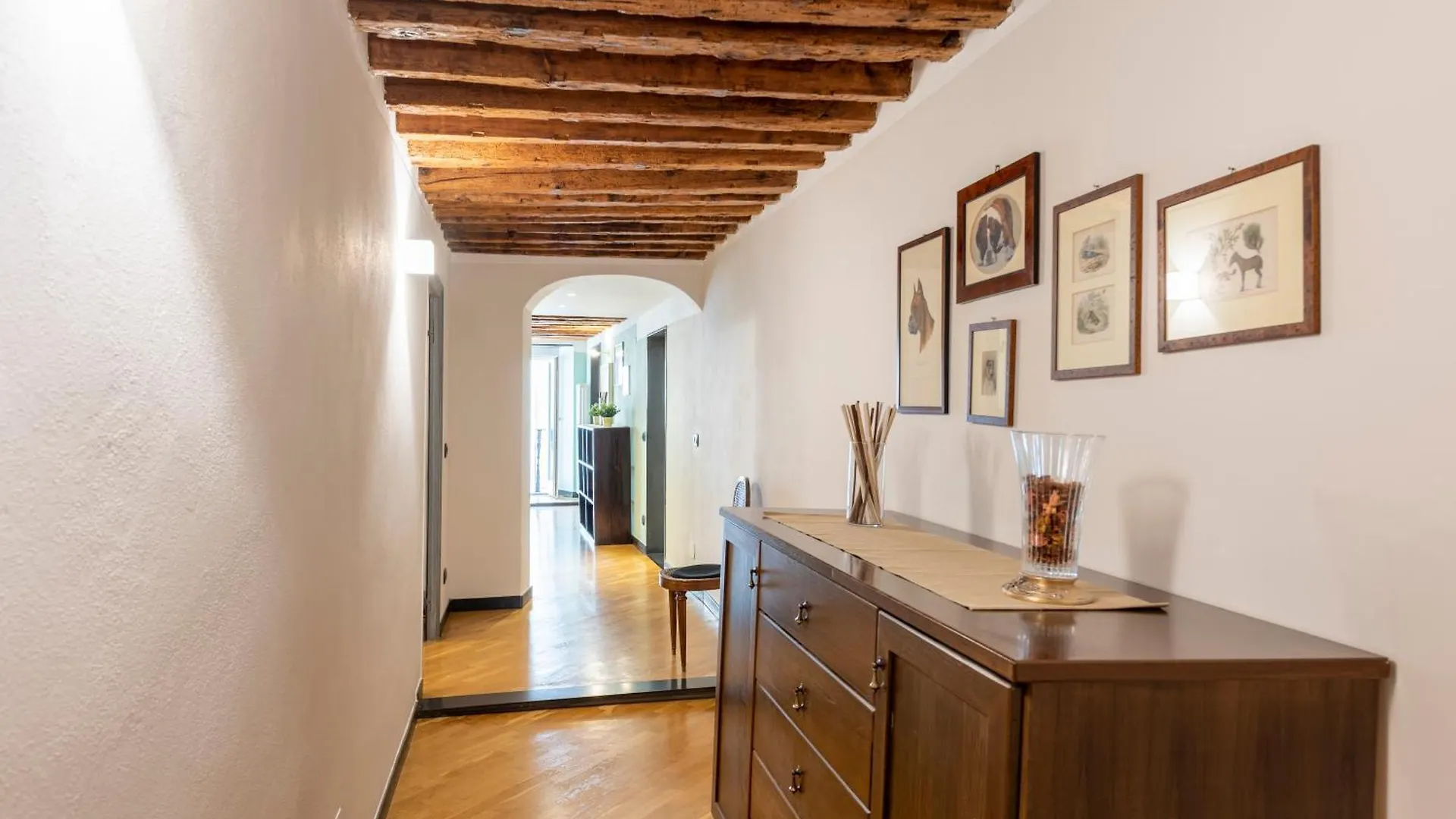 Beautiful Flat In The Historic Center - Happy Rentals Genoa